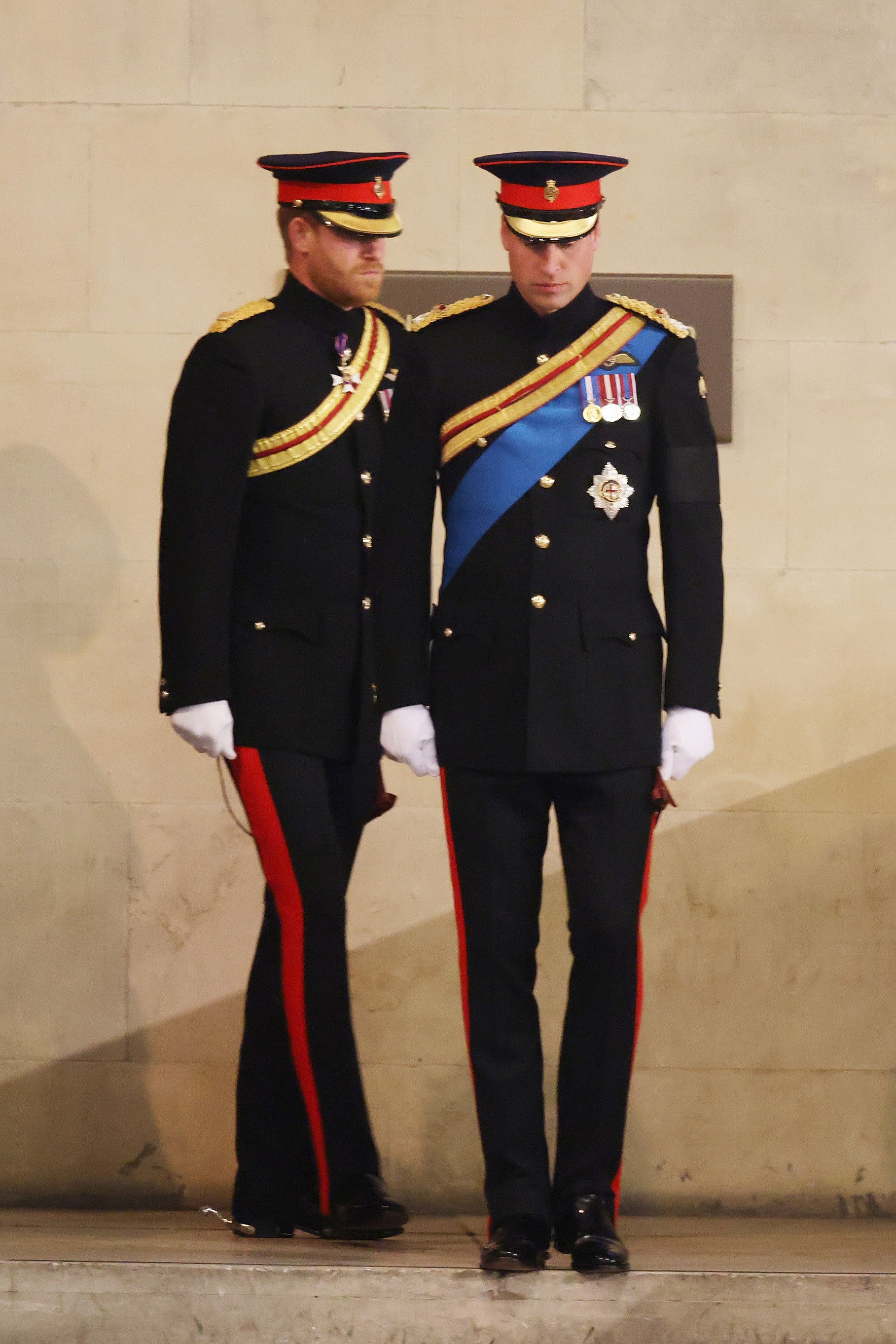 Prince William and Prince Harry arrive to hold a vigil in honor of Queen Elizabeth II on September 17, 2022 | Source: Getty Images
