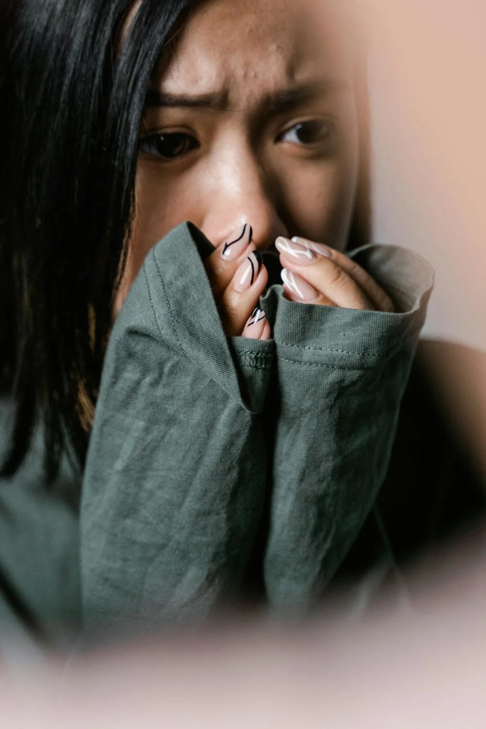 A scared woman | Source: Pexels