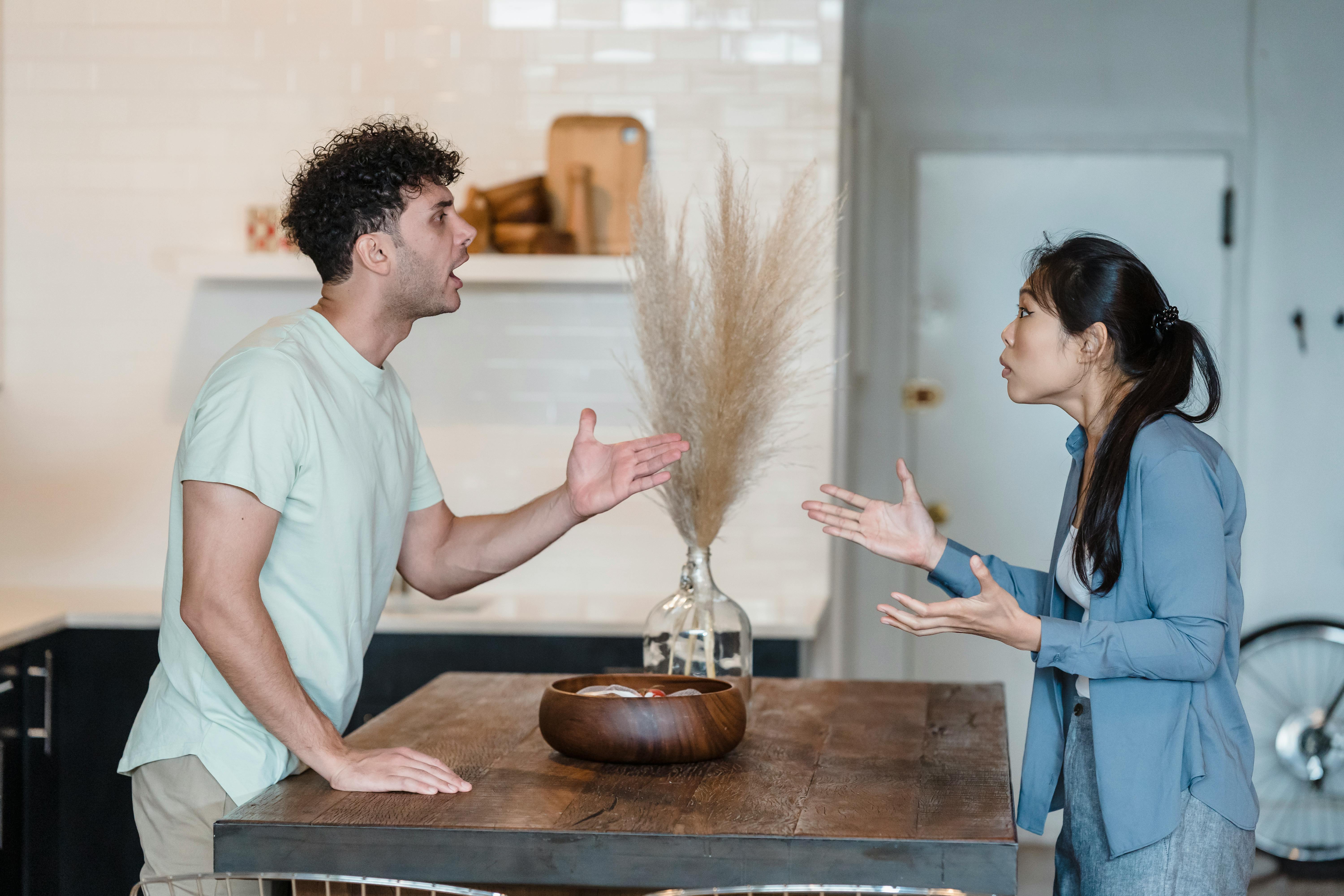 Couple arguing | Source: Pexels