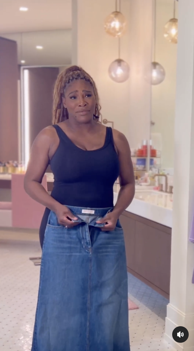 Serena Williams trying on her denim skirt, January 2024 | Source: Instagram/SerenaWilliams