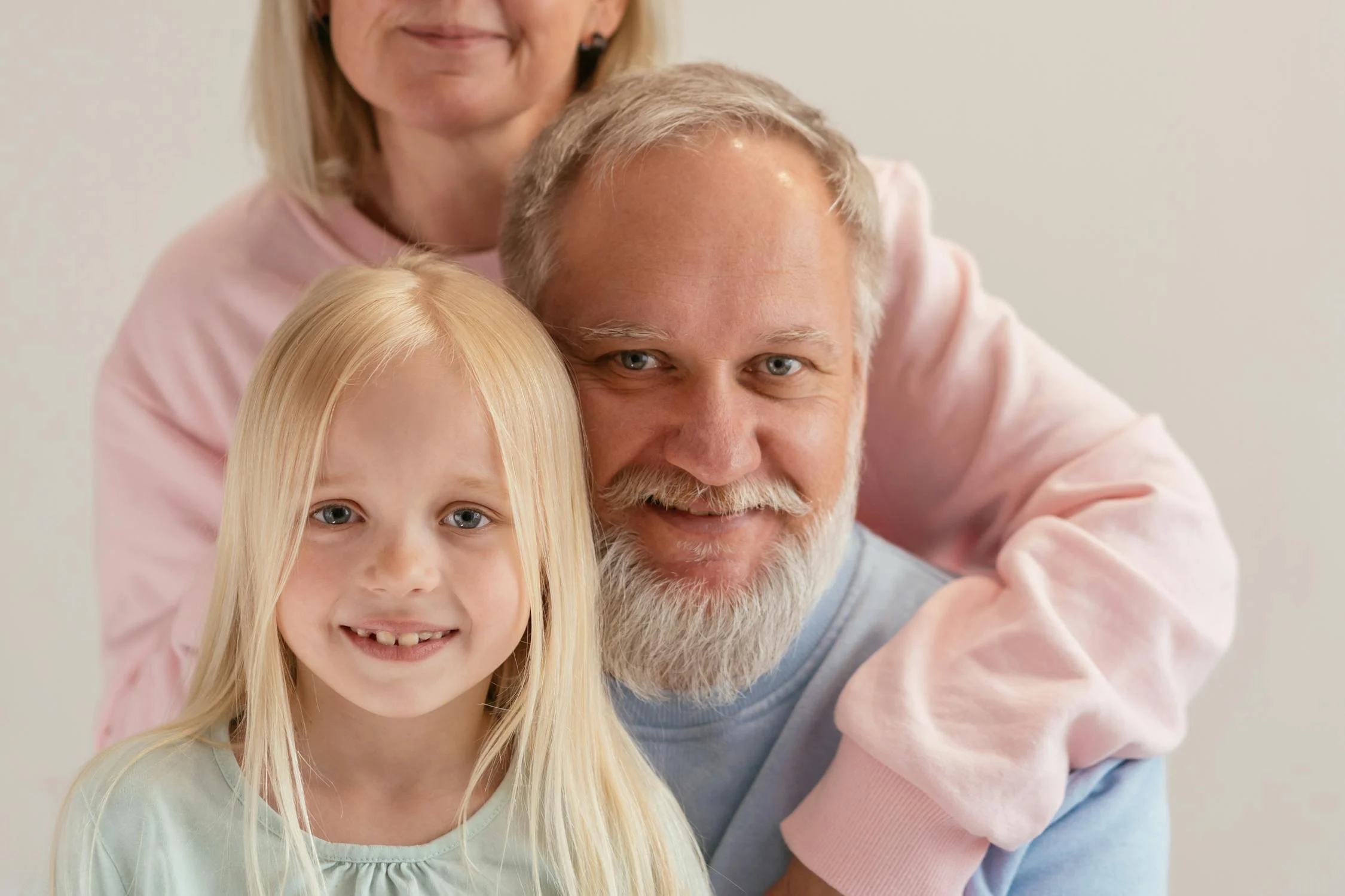 A happy man with his family | Source: Pexels